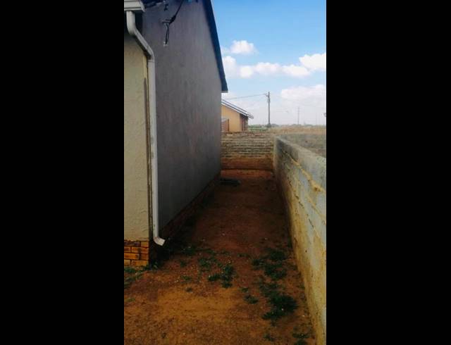 3 BEDROOM PROPERTY TO RENT IN BEVERLEY HILLS